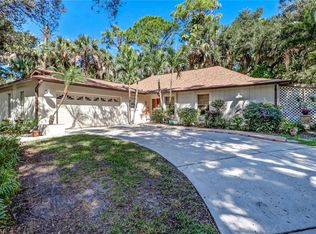 830 7th St NW, Naples, FL 34120