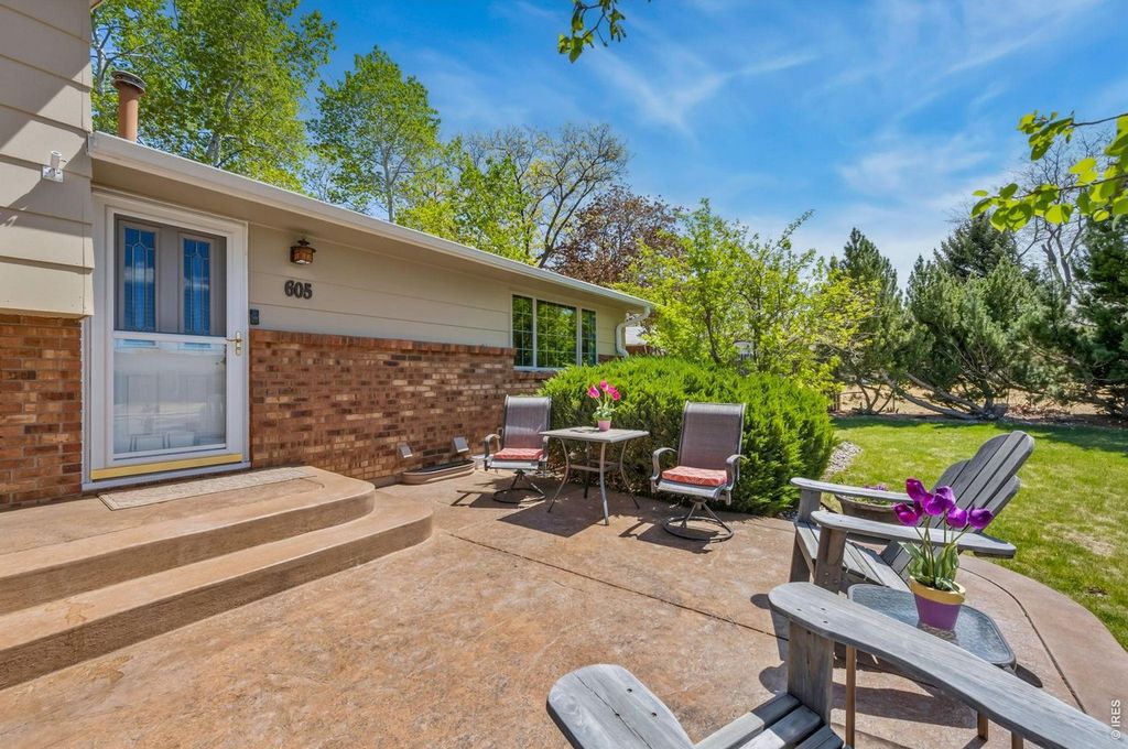 605 Jack Pine Pl