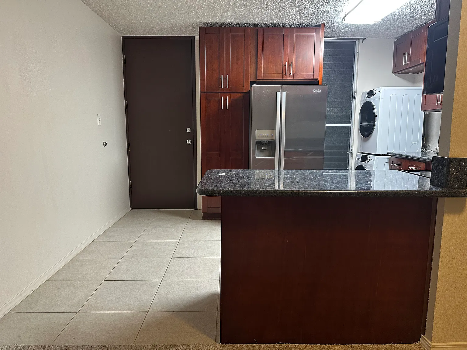 3 bed, 1023 sqft, $2,995 — Photo 4