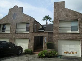 16222 Seahorse Dr, Houston, TX 77062
