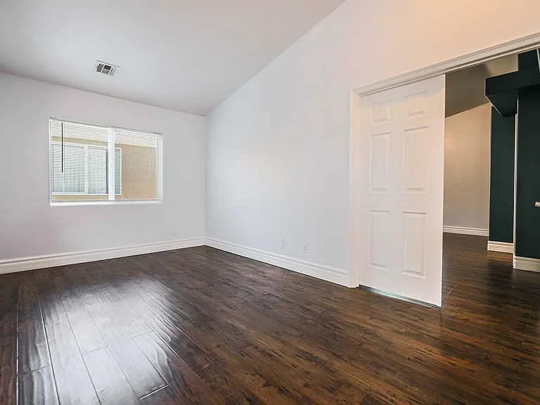 367 Dog Leg Dr — Photo 10