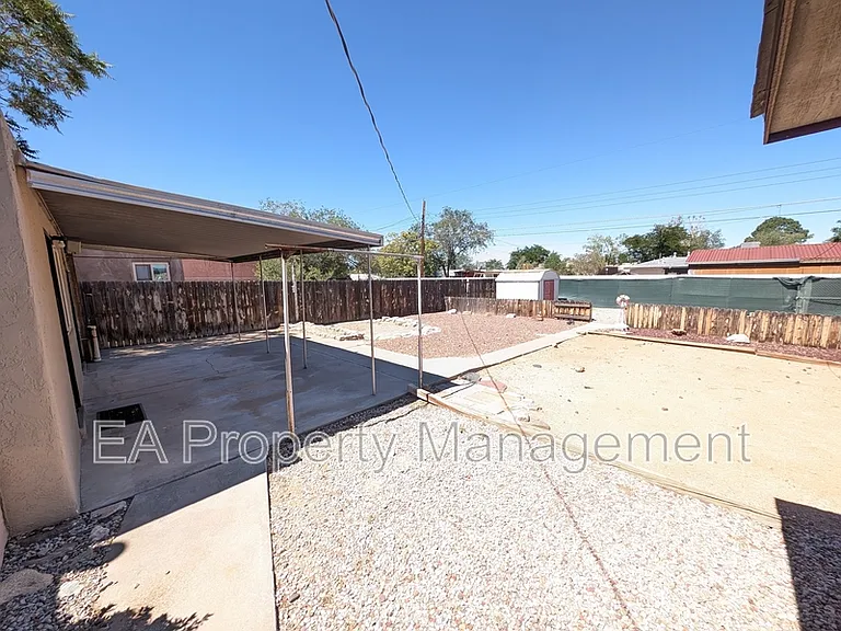 2913 Jefferson St NE — Photo 15