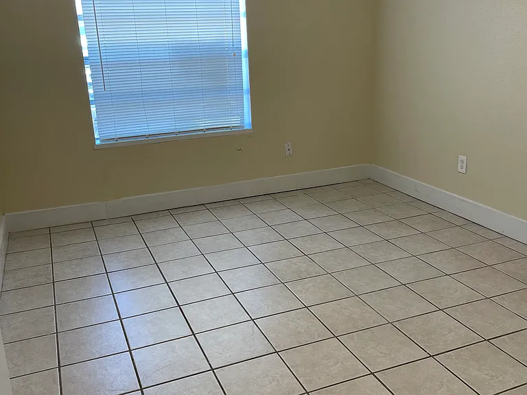 12068 Club Woods Dr — Photo 17