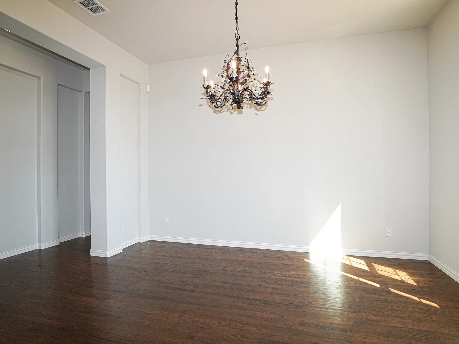 4 bed, 3.5 bath, 3497 sqft, $3,500 — Photo 4