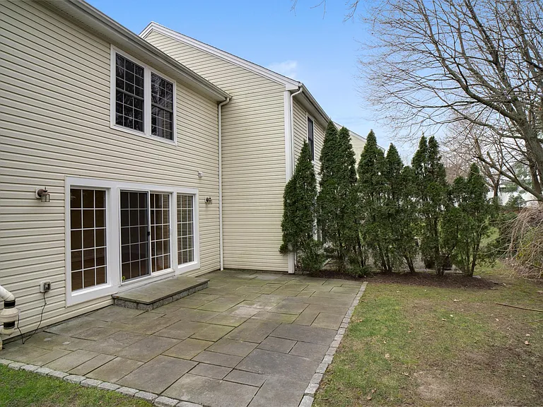 18 Rippowam Rd #2B — Photo 22