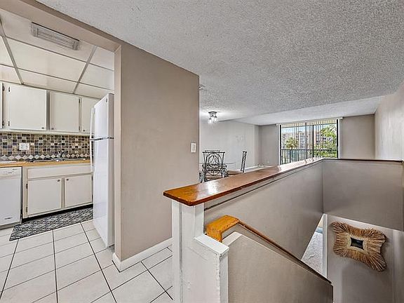 2nd image of 2828 Tennis Club Dr APT 208