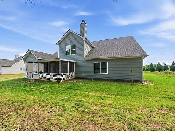 4th image of 177 Loch Way