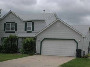 1345 Candlewood Ln, Hoffman Estates, IL 60169