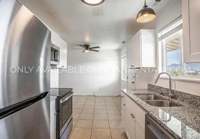 2059 S State St — Photo 11