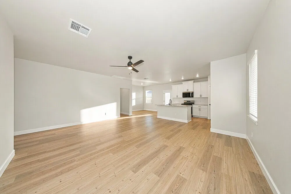 4 bed, 2.0 bath, 1802 sqft, $1,965 — Photo 4