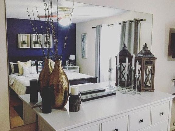 Master Bedroom w/ walk-in