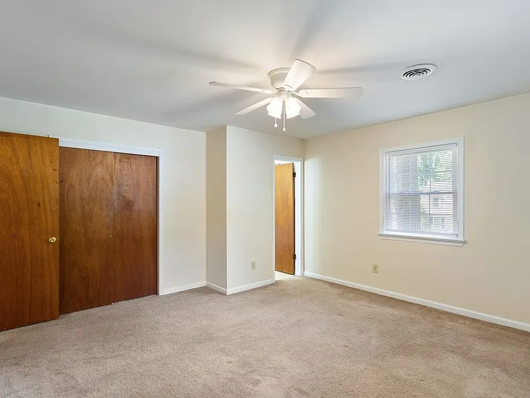 106 Rowe Dr — Photo 13
