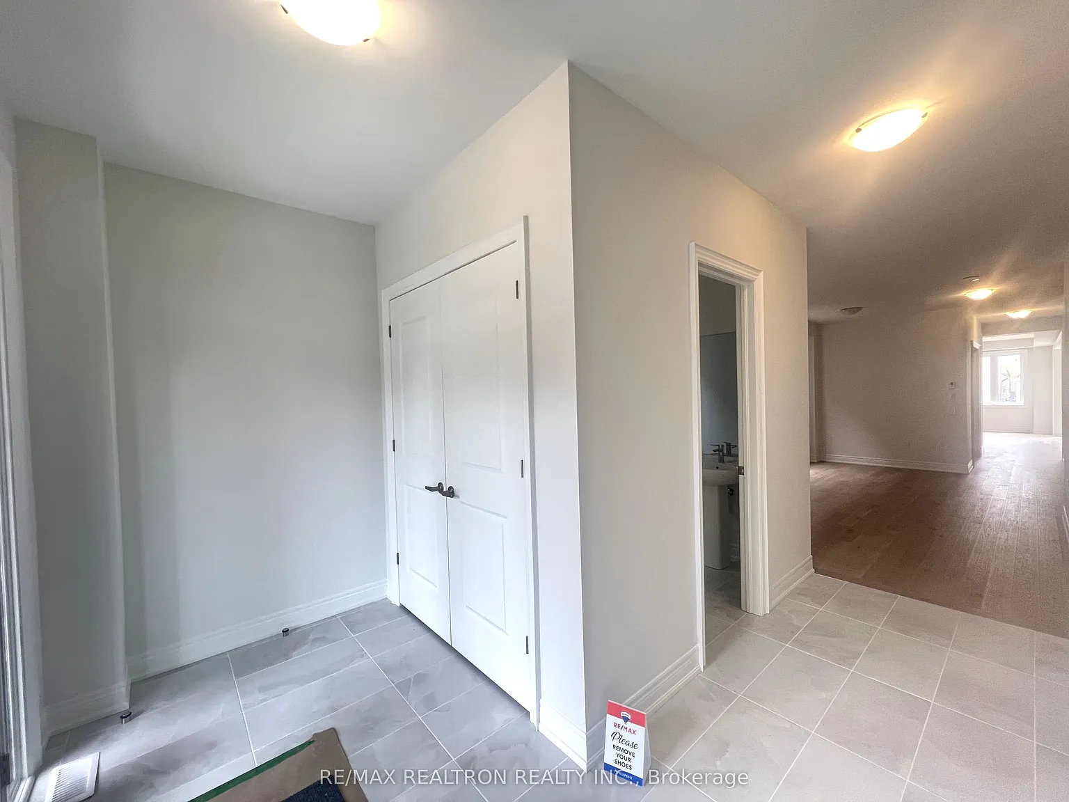 6 bed, $3,550 — Photo 2