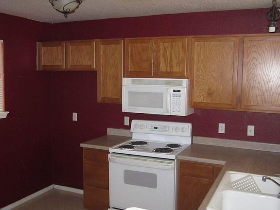 Kitchen ( all appliances included , fridge, stove, microwave , dishwasher)