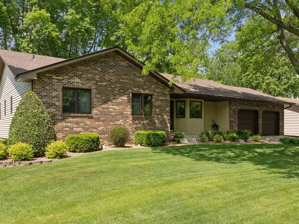 2228 Daisy Ct, New Brighton, MN 55112