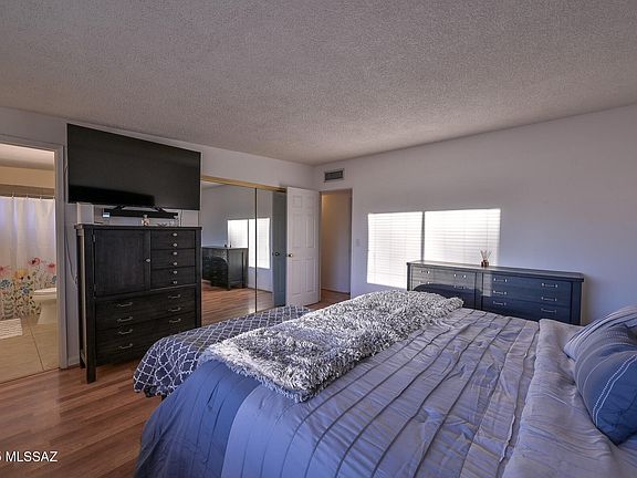 5th image of 3801 N Tres Lomas Dr