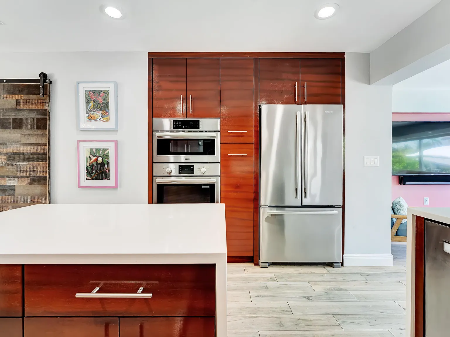 3 bed, 2.0 bath, 1370 sqft, $5,500 — Photo 4