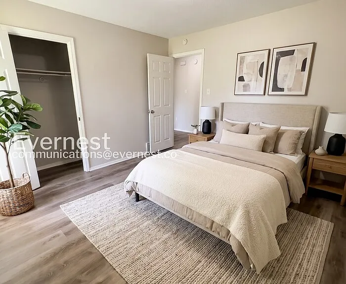 4199 Blackstone Dr — Photo 3