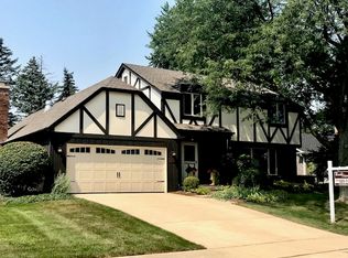 1626 Orth Dr, Wheaton, IL 60189