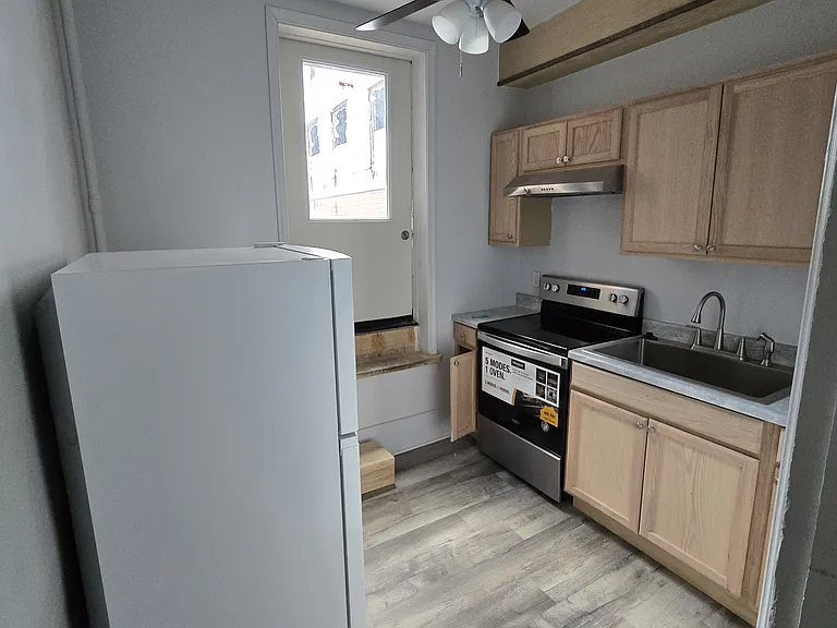 29 N Hanover St — Photo 3