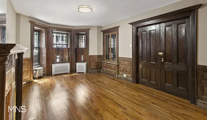 Rented by MNS | media 1