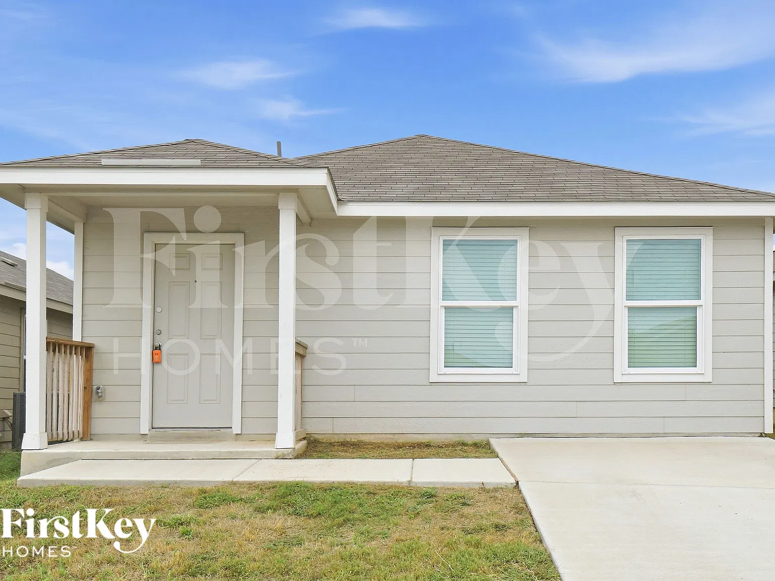3 bed, 2.0 bath, 1450 sqft, $1,565 — Photo 1