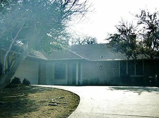 912 Briarcliff Ct, Arlington, TX 76012