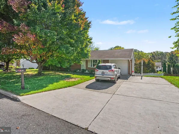 612 Park Hills Dr, Mechanicsburg, PA 17055