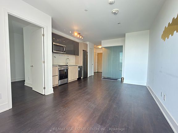 2nd image of 3100 Keele St #723