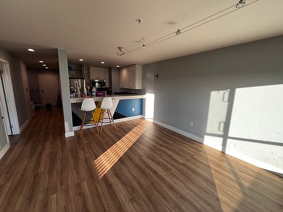 5th image of 321 10th Ave S APT 707