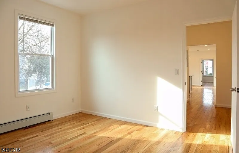 2 bed, 1.0 bath, $1,800 — Photo 3
