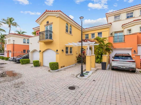 18450 NE 30th Pl, North Miami Beach, FL 33160