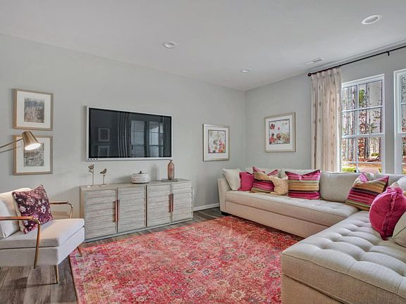 010 Waverly_Family Room