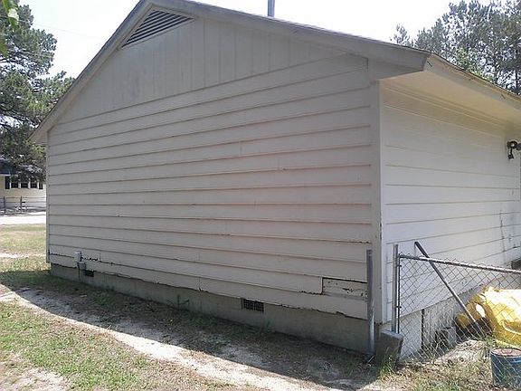 3rd image of 602 Hillcrest Dr