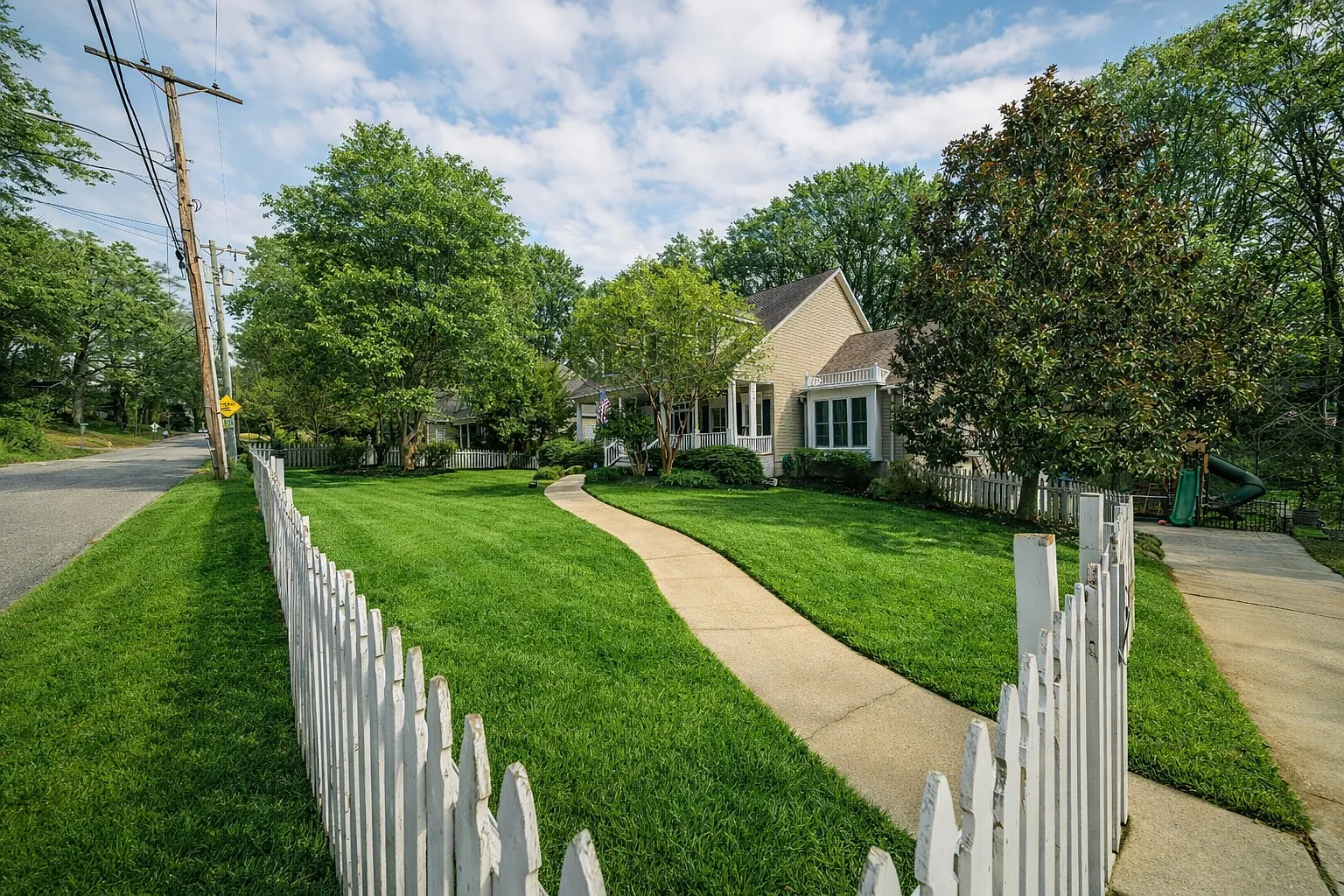 5 bed, 3.5 bath, 4028 sqft, $5,950 — Photo 3