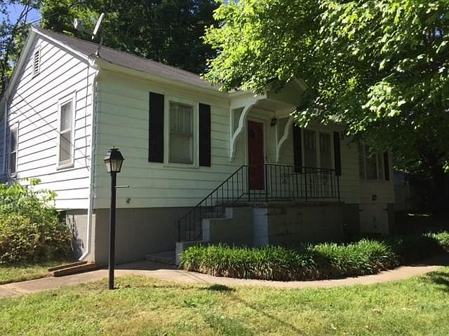 1st image of 3005 Woodlawn Ave NW