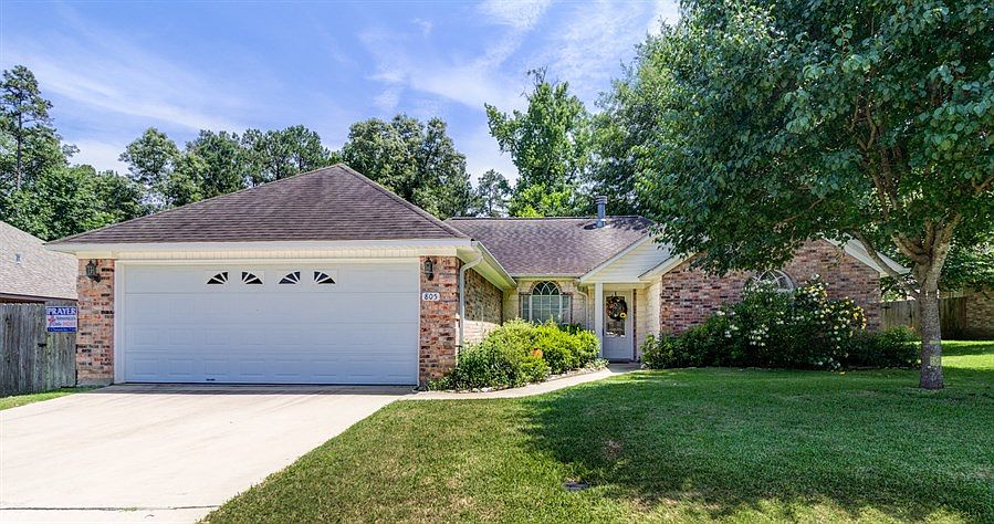 1st image of 805 Village Gate Cir