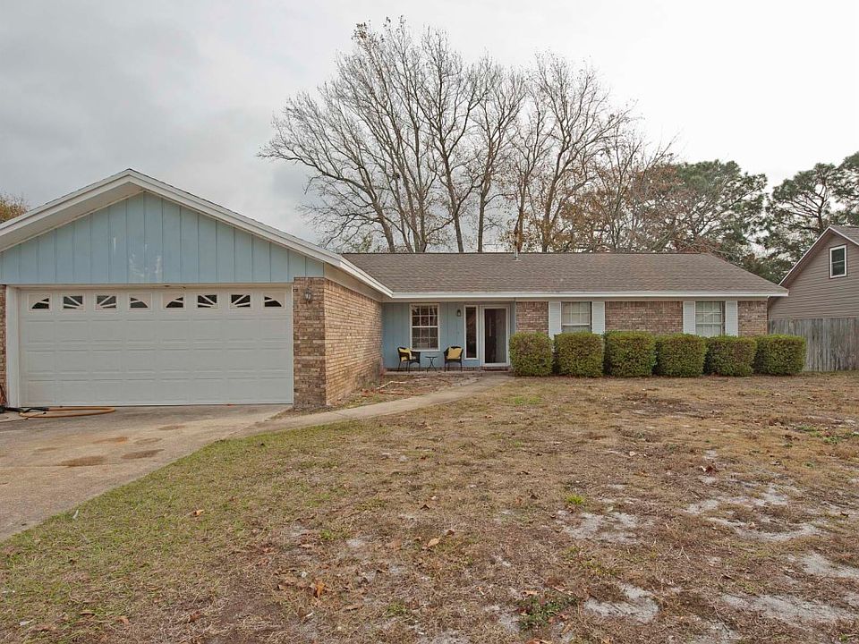 1st image of 320 Dawn Ln