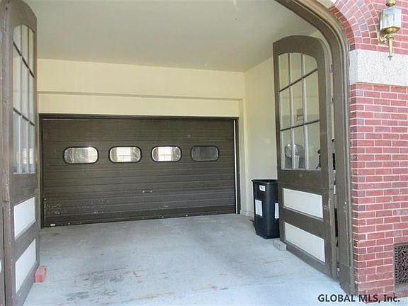 3rd image of 37 Clark St