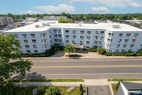 333 Grand Ave Photo 1