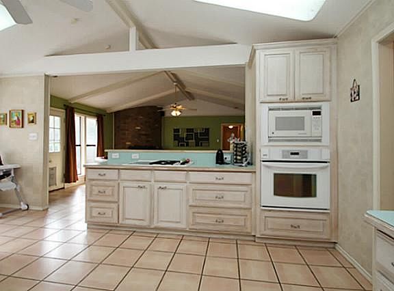 5th image of 14334 Tanglewood Dr