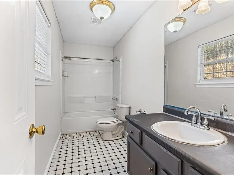 120 Woodcrest Dr — Photo 14