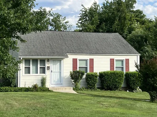 7511 Fisher Dr, Falls Church, VA 22043