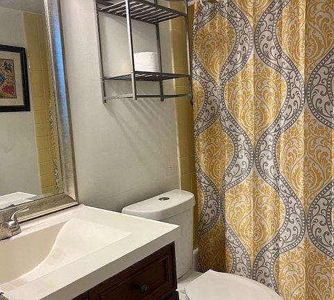 4th image of 951 79th Ave N APT 226