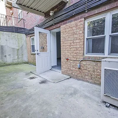Rented by Nooklyn NYC LLC | media 11