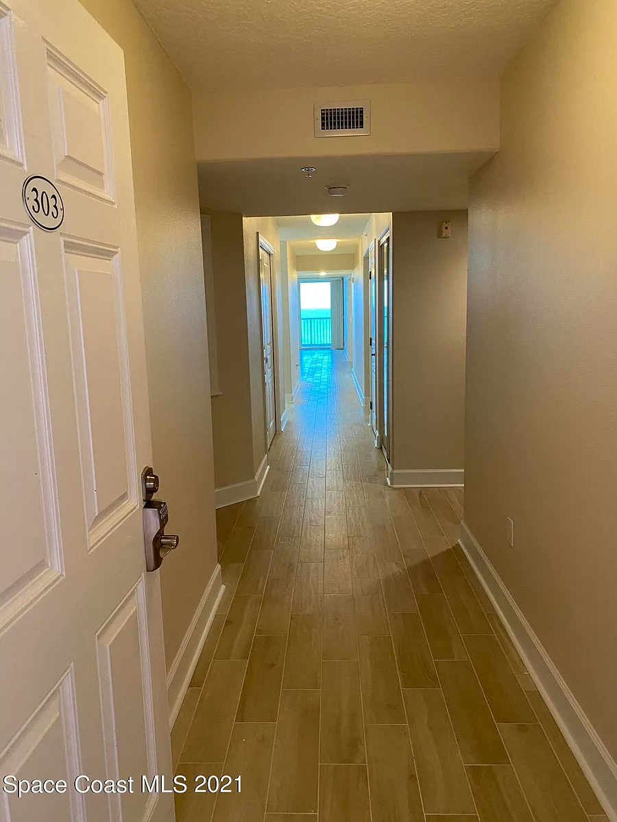 Building Photo - 735 N Highway A1A #303