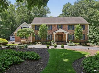 27 Duane Ln, Demarest, NJ 07627