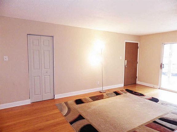 5th image of 2785 Blackforest Dr APT B