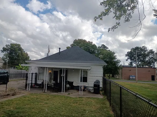 1210 N Logan St, Marion, IL 62959