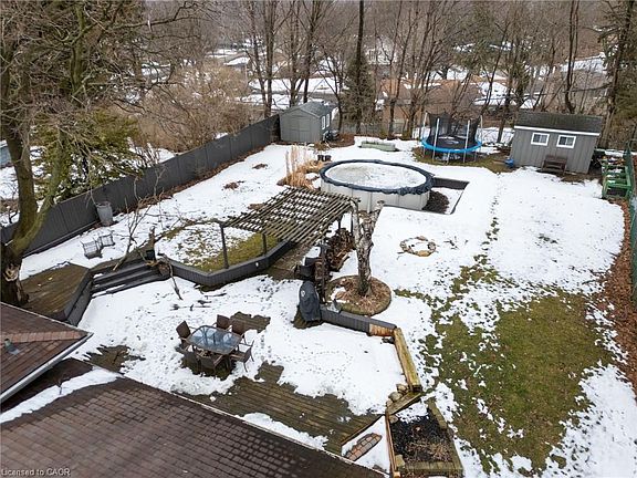 4th image of 19 Gibson Dr